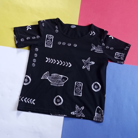 Vintage  Women’s Abstract Fossil Fish Shirt - Picture 2 of 6